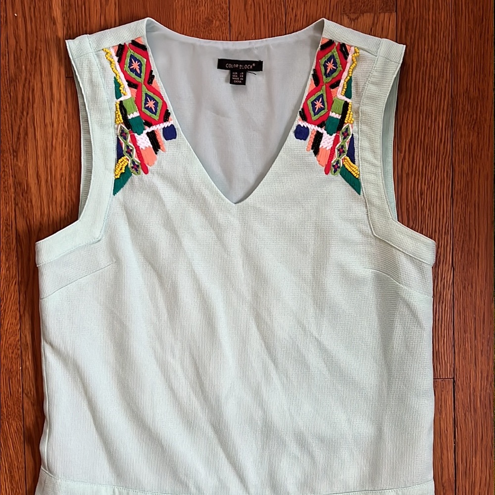 Dress with pockets and insane detail / color way